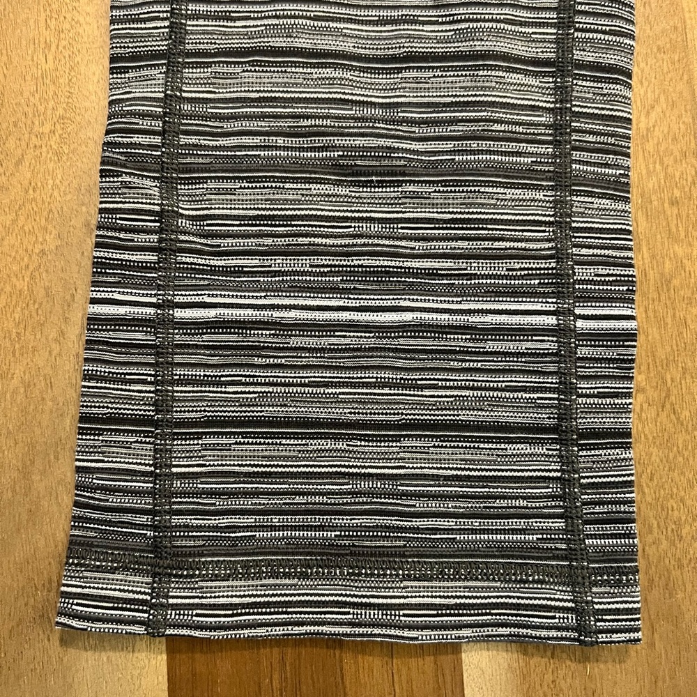 Like New Lululemon Capris - Picture 6 of 9
